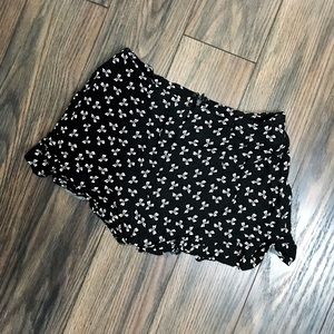 Super cute flowy shorts